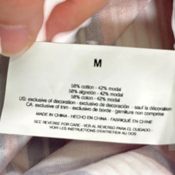 Gloria Vanderbilt Medium Pink Striped Amanda Tee Short Sleeve Crew Neck Preppy - Picture 7 of 8